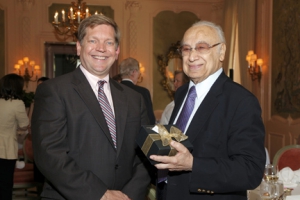 USC Norris Comprehensive Cancer Center Director Stephen Gruber (left) and Legacy Circle member Jim Bonorris at the Legacy Circle luncheon  Photo/Steve Cohn