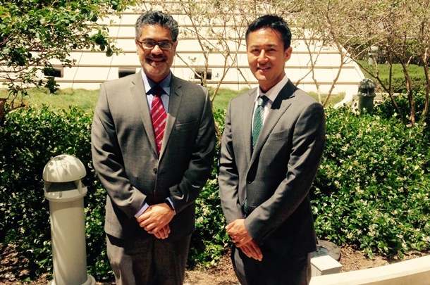At right, Christopher Lee, MD, associate professor of Clinical Radiology at the Keck School of Medicine of USC, with Zul Surani, executive director for community partnerships for USC’s Health Sciences Campus.