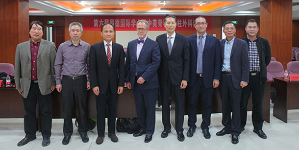 A team of leaders from Keck Medicine of USC traveled to China recently to meet with Tongde Hospital of Zheijiang Province leaders.