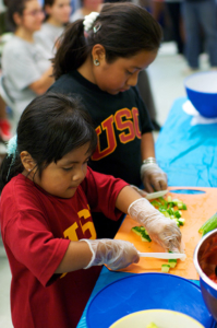 USC Fit Families is among the dozens of programs that benefit from the Good Neighbors Campaign. (Photo/Dietmar Quistorf)