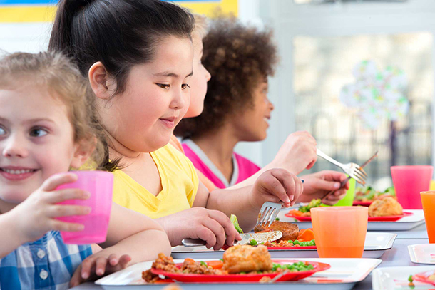 A new study finds that overweight children have fewer friends.