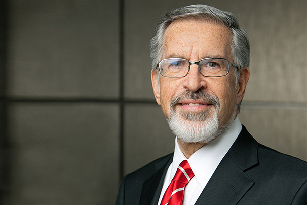 Business leader, policy expert and philanthropist Leonard D. Schaeffer has been announced as the distinguished keynote speaker for the 112th USC School of Pharmacy Commencement on Friday, May 10.