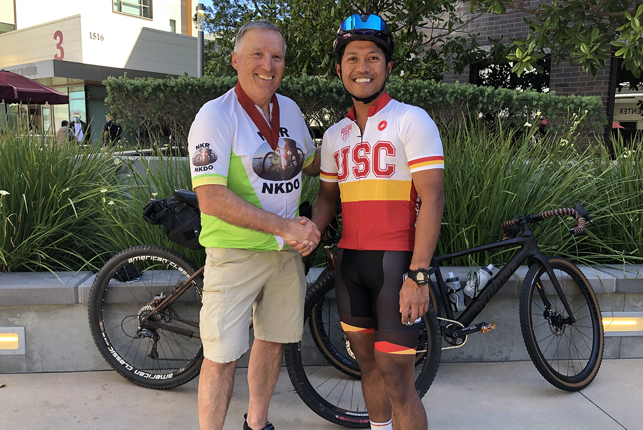 Keck Medicine's Ernie Villalon (right) joined long-distance cyclist and living kidney donation advocate Mark Scotch for a leg of his outreach and awareness tour through the United States.