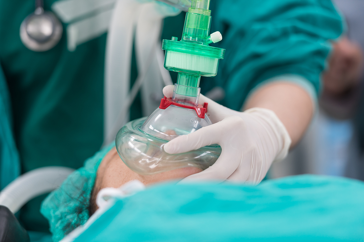 Two alternative anesthesias, sevoflurane and isoflurane, are shown to be more sustainable, less costly, and offer no additional side effects when compared to desflurane.