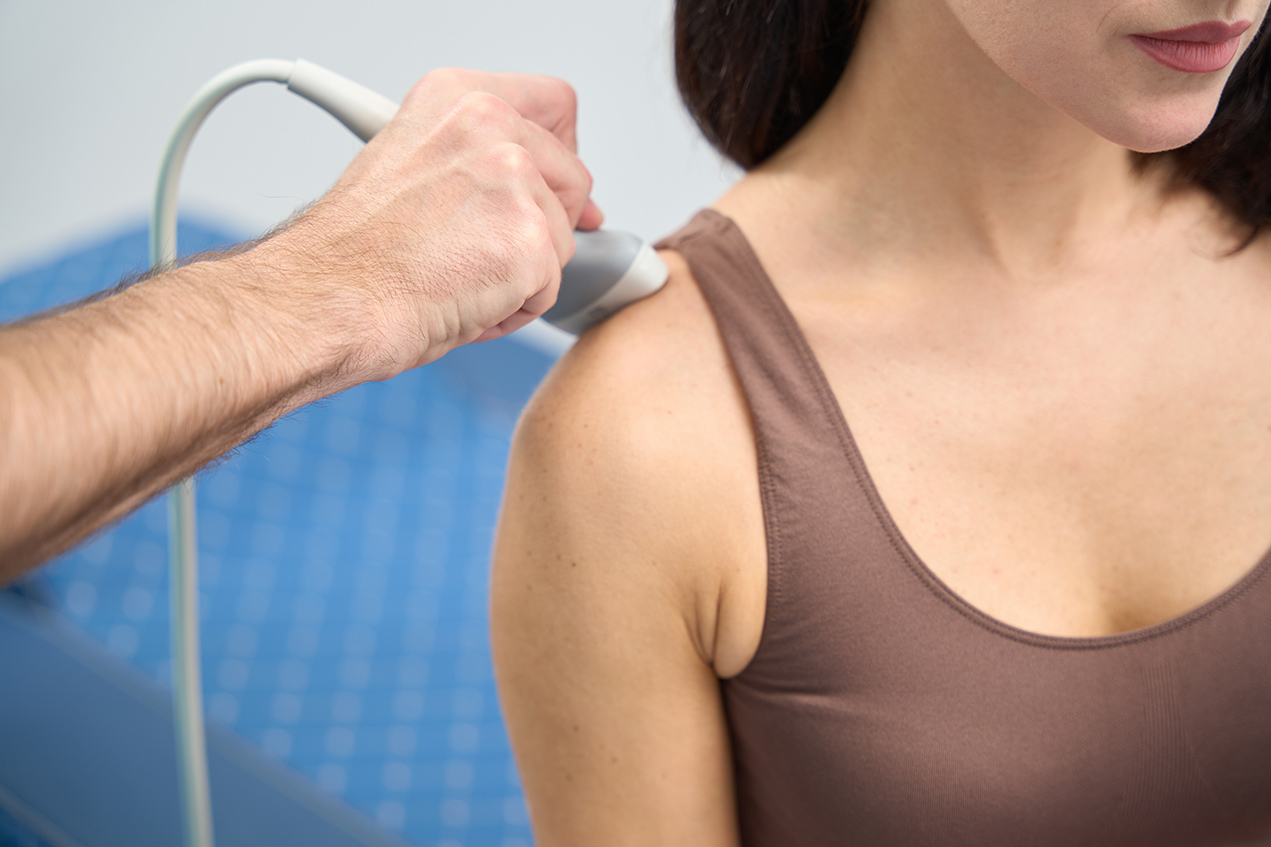 By giving patients regular shoulder ultrasounds, physical therapists could be better able to monitor whether current steps of treatment are working. 