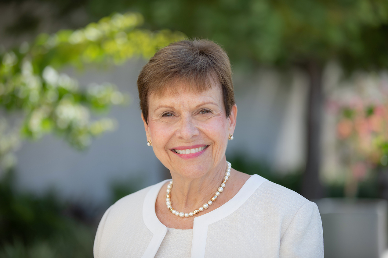 Drawing on her many years of health care experience, Debbie McCoy, RN, MS, will oversee the strategic direction, management and operations of the Keck Medicine Nursing Institute.