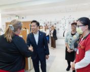 USC Interim President Beong-Soo Kim tours the Health Sciences Campus.